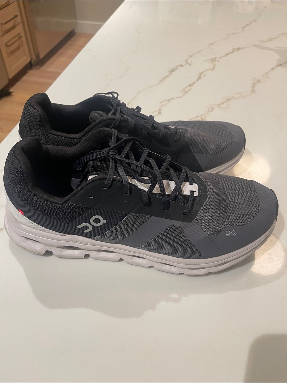 Men's Performance Running Shoes in Black and Charcoal sz 14